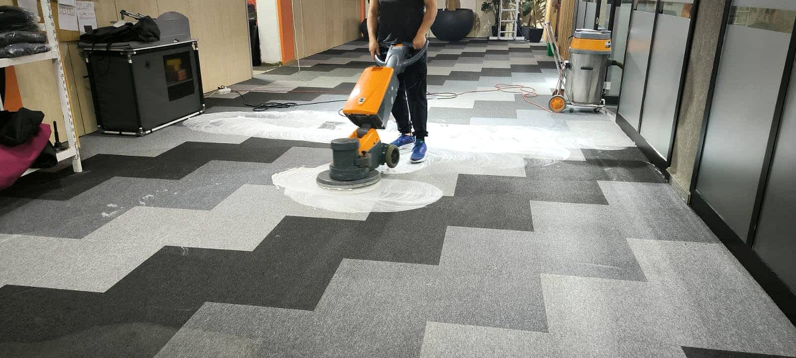 Kuru Küpük Ofis Halı Yıkama